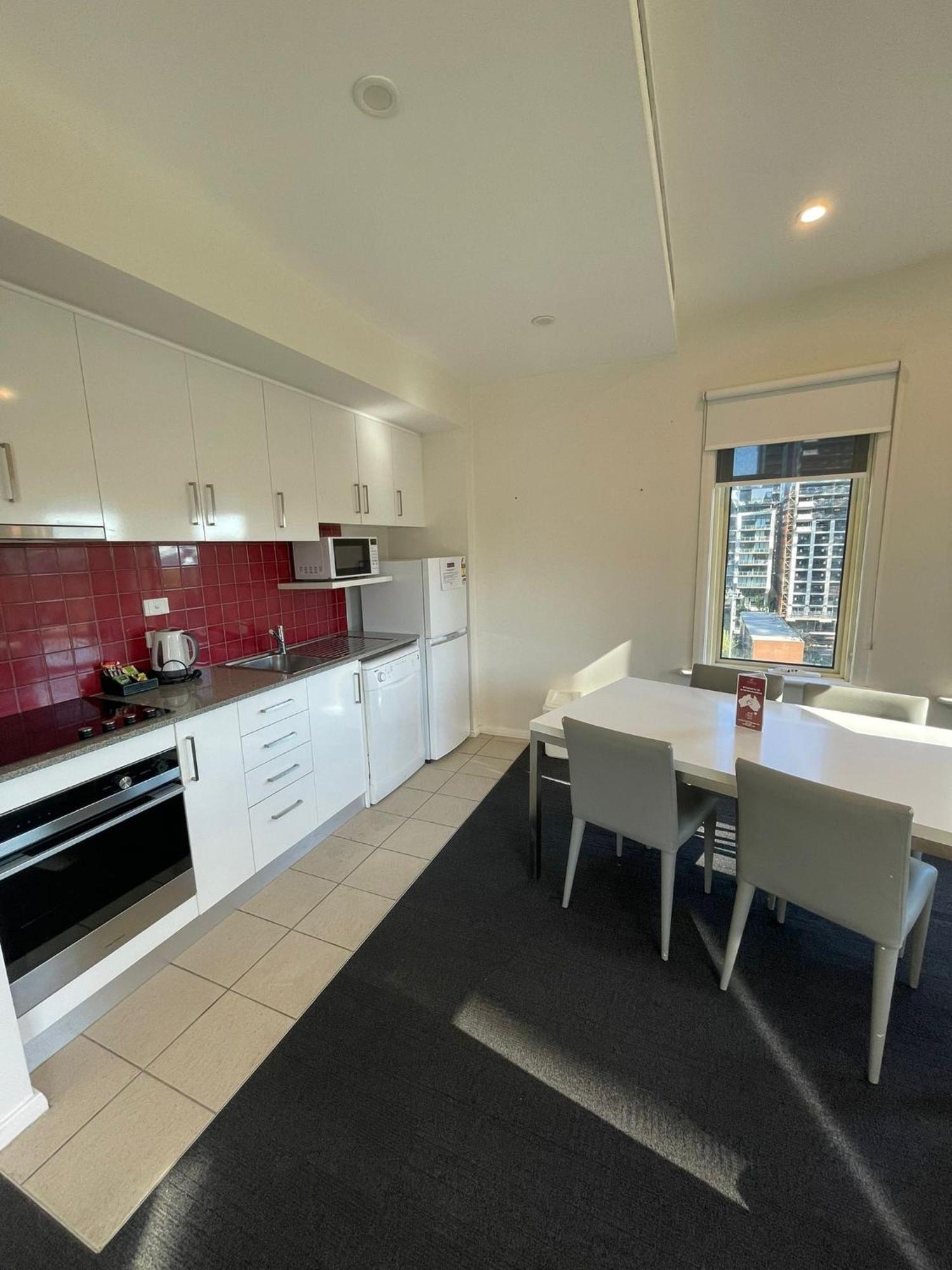 South Yarra Central Apartment Hotel Мельбурн Экстерьер фото